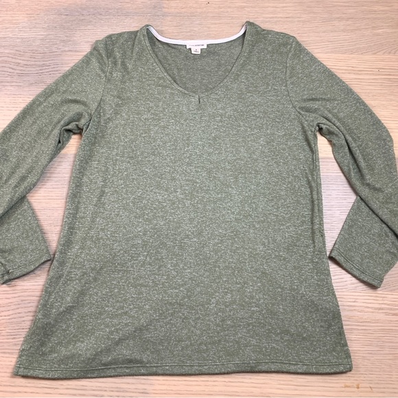 Soft and Fuzzy Tunic Top with side slits (S) - Picture 1 of 4